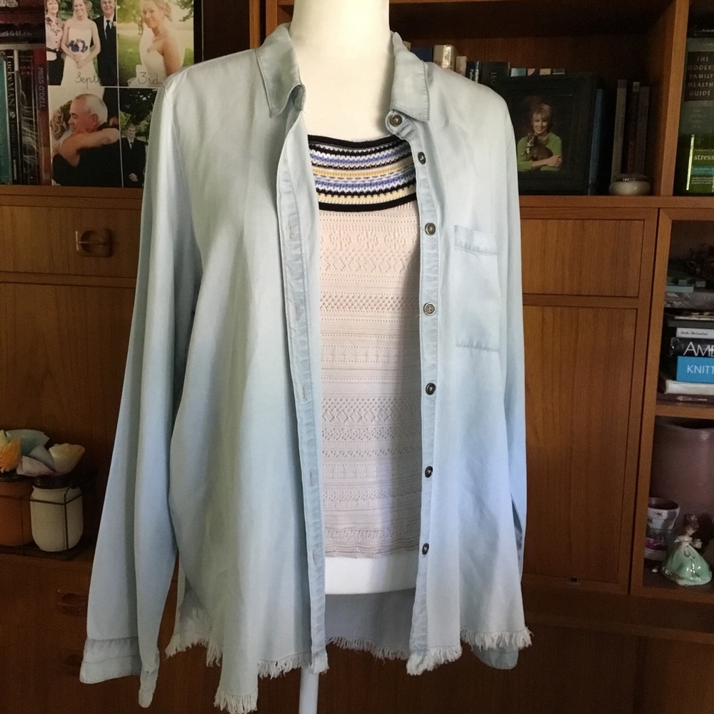 URBAN DAIZY BUTTON UP SHIRT - Picture 8 of 10